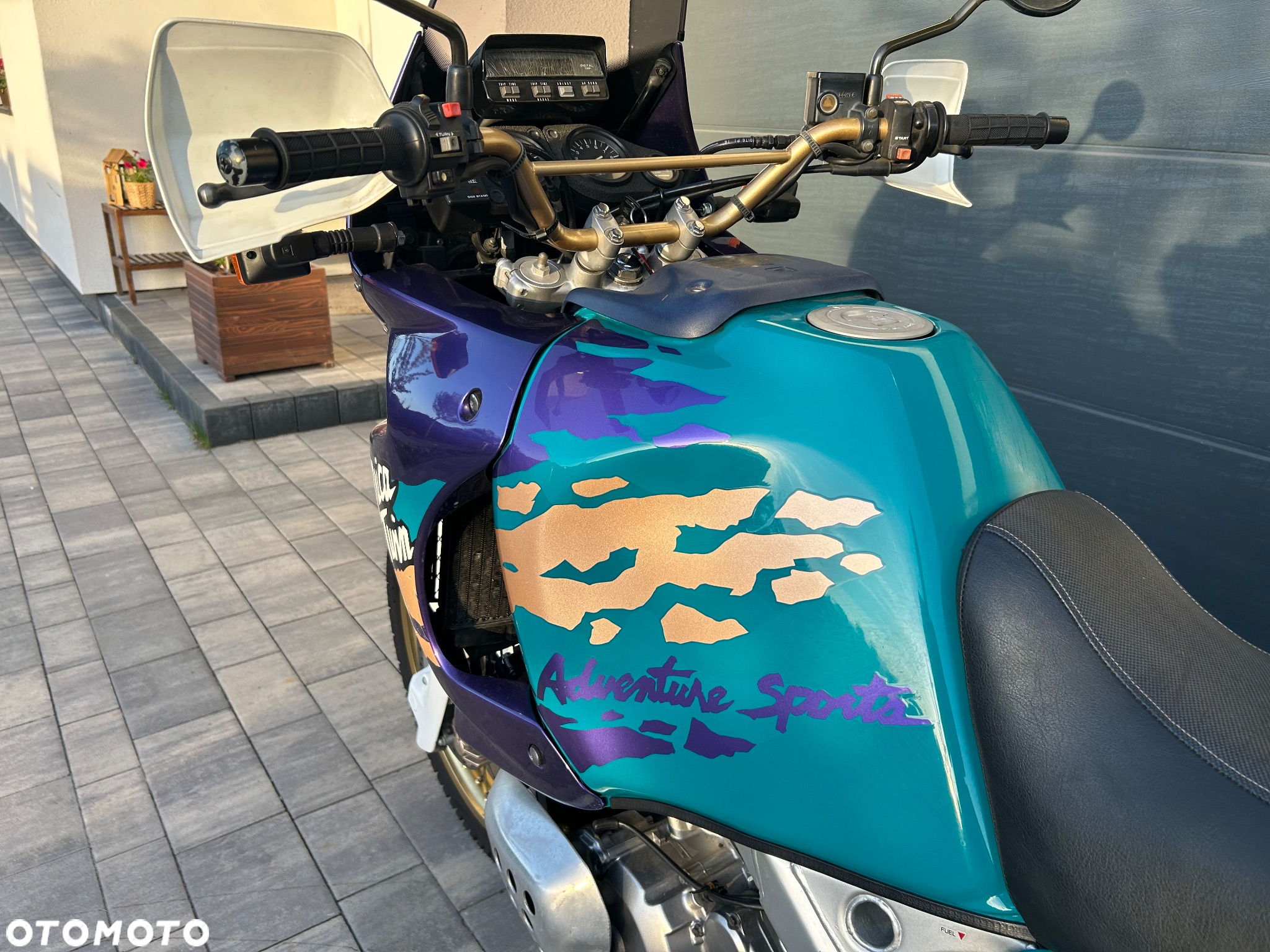 Honda XRV - 10