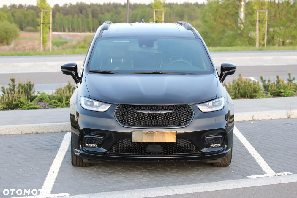 Chrysler Pacifica - 4