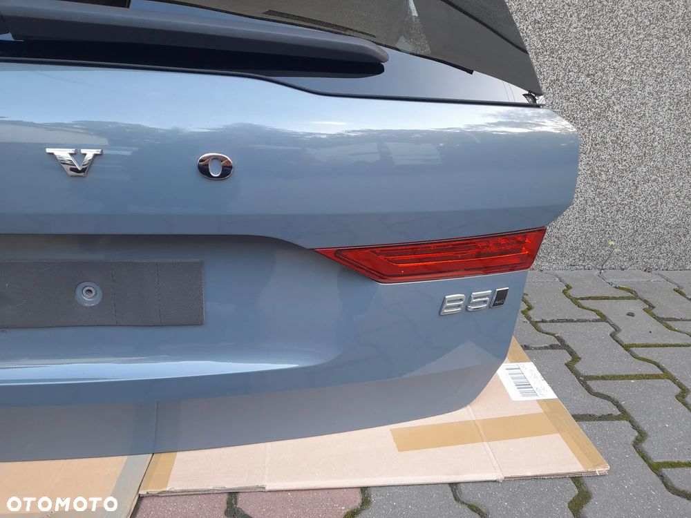Klapa bagażnika kolor 728 volvo xc60 II 2023R - 10