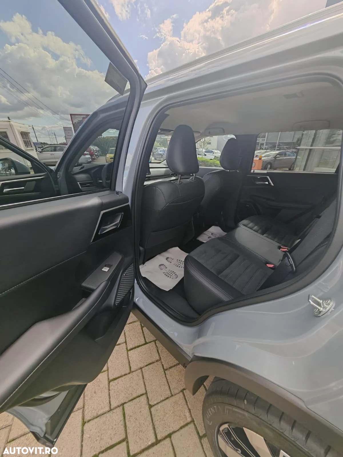 Mitsubishi Outlander 2.4 4WD Plug-In Hybrid - 26