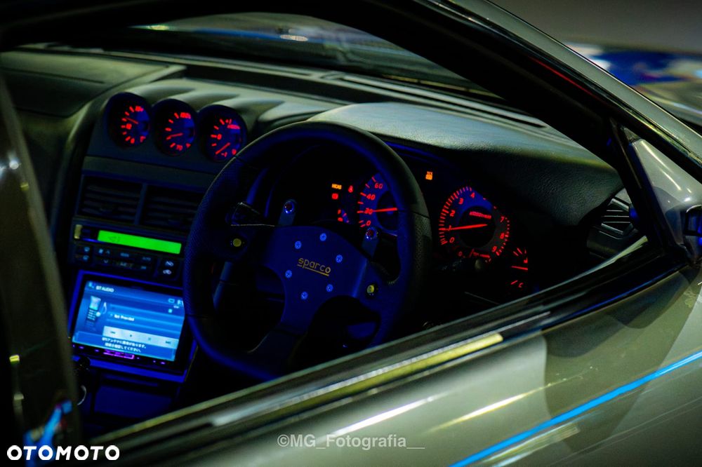 Nissan Skyline - 33