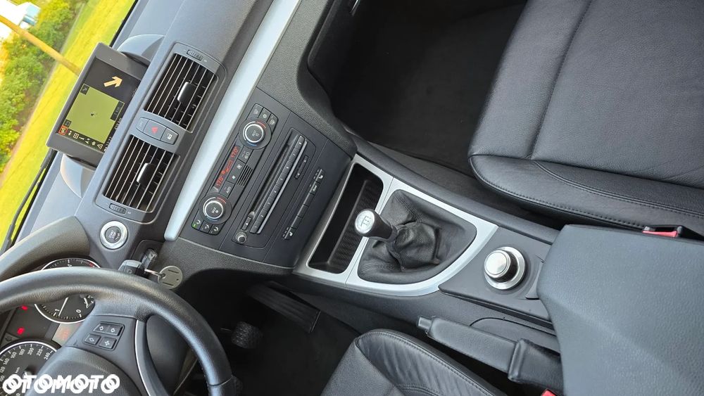 BMW Seria 1 120d DPF Edition Sport - 15