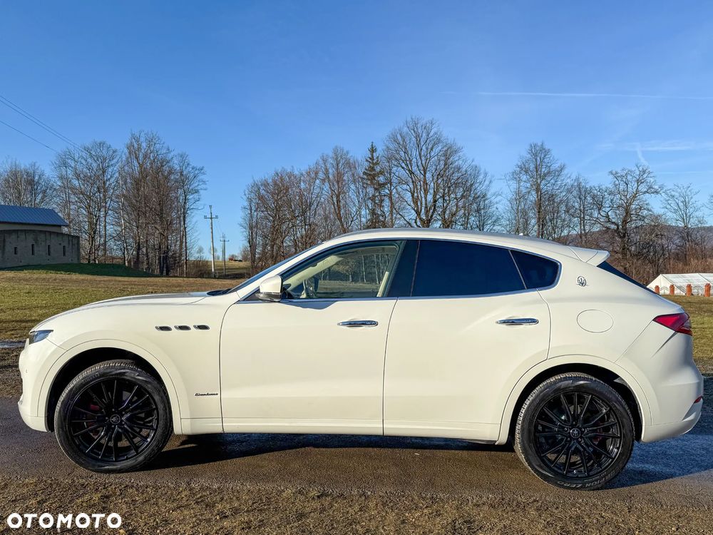 Maserati Levante Q4 GranLusso - 3