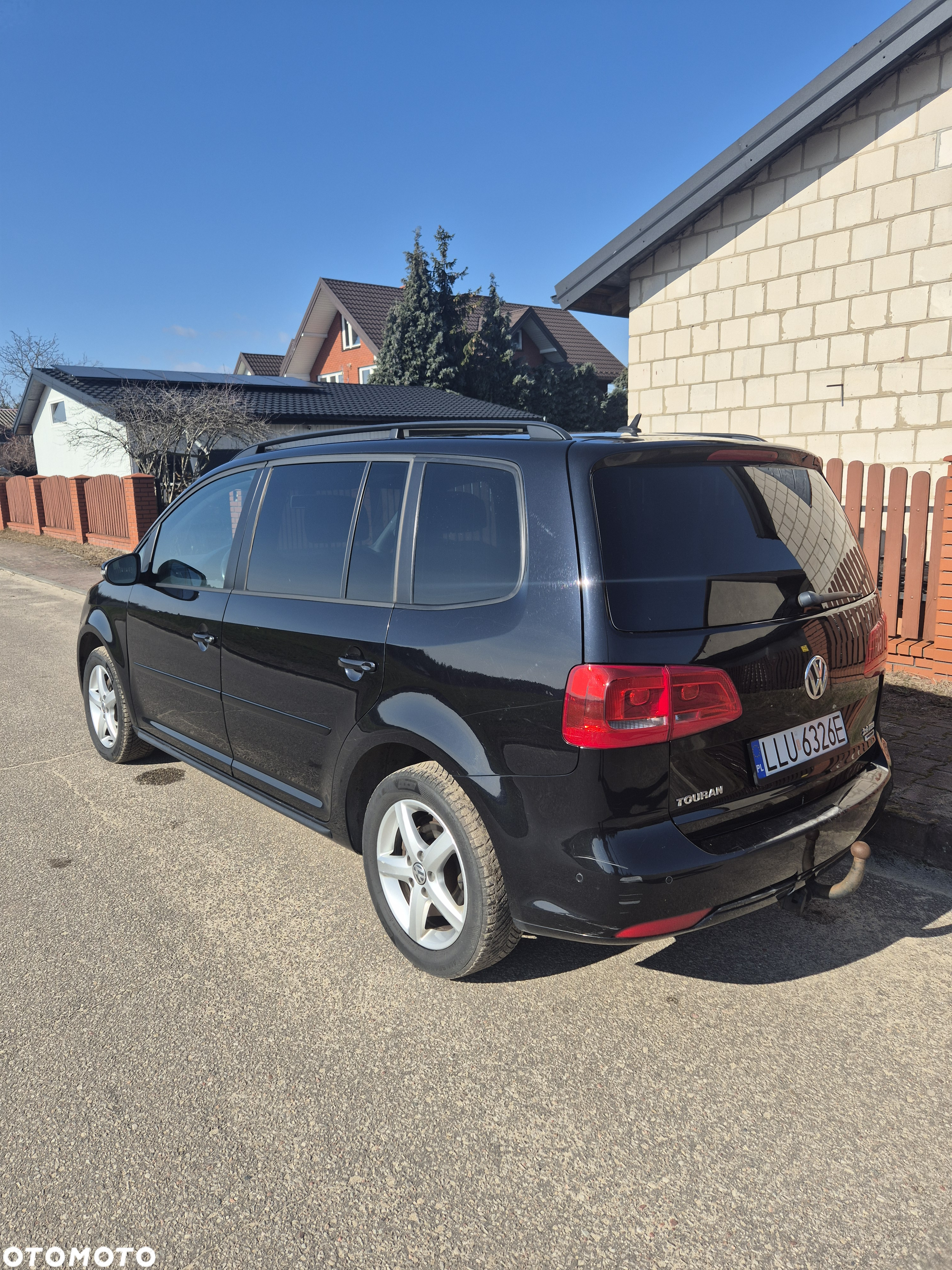 Volkswagen Touran 2.0 TDI DPF BlueMotion Technology DSG STYLE - 4