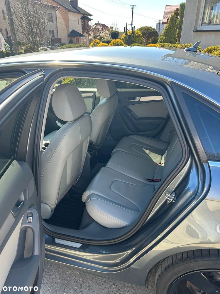 Audi A4 Limousine - 12