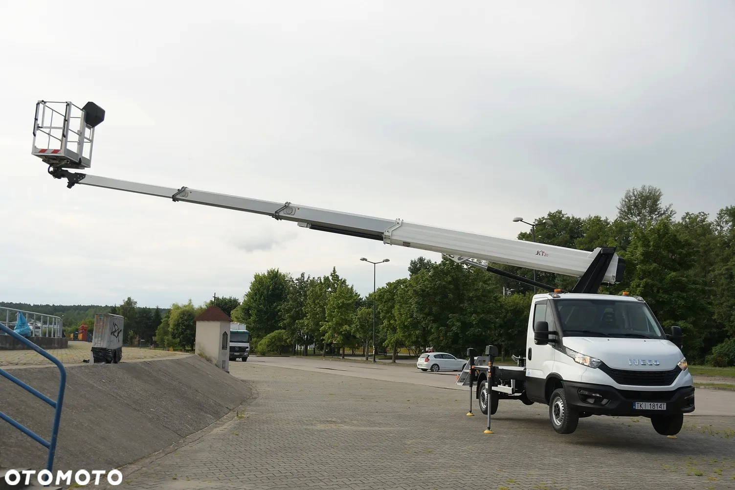 Iveco DAILY 35-140 * ZWYŻKA KLUBB * KT 20 * 4 tyś km! Pojazd Specjalistyczny ! - 2