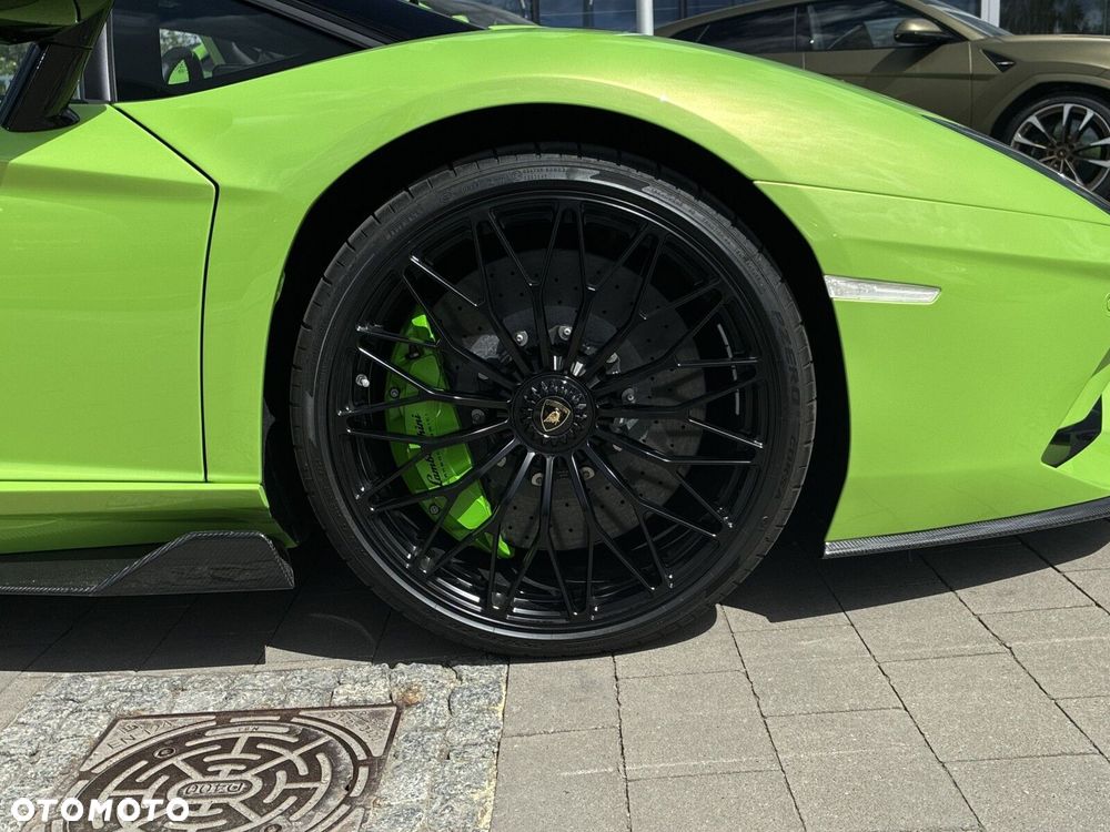 Lamborghini Aventador - 19