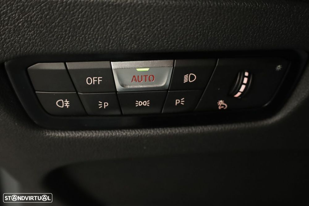 BMW 320 d Pack Desportivo M Auto - 18