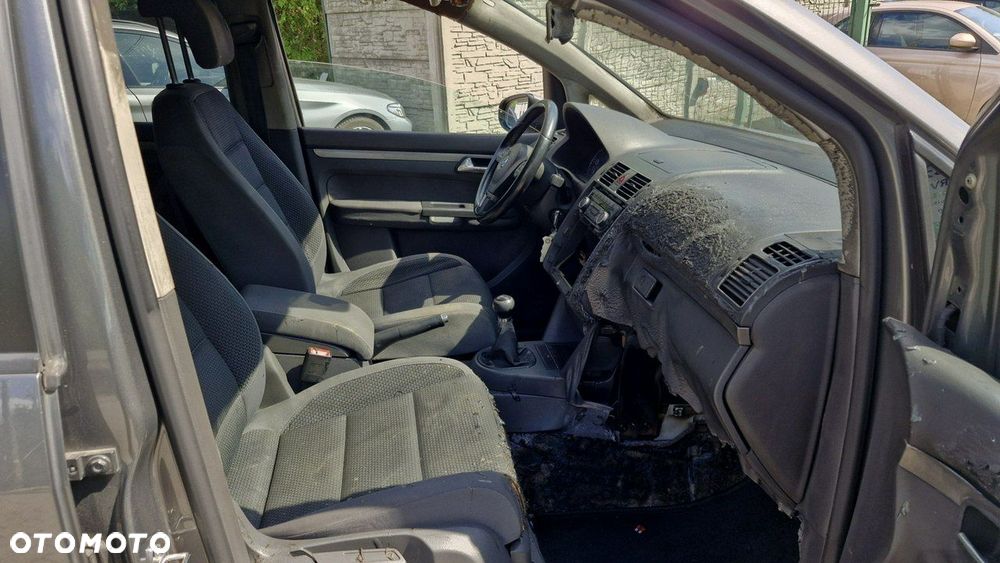 Volkswagen Touran 1.6 TDI DPF BlueMotion Technology STYLE - 11