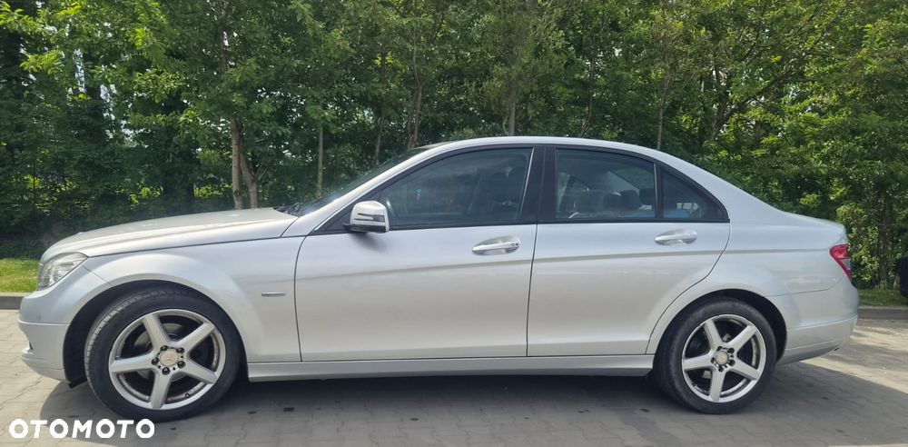 Mercedes-Benz Klasa C 180 CGI Automatik BlueEFFICIENCY - 2