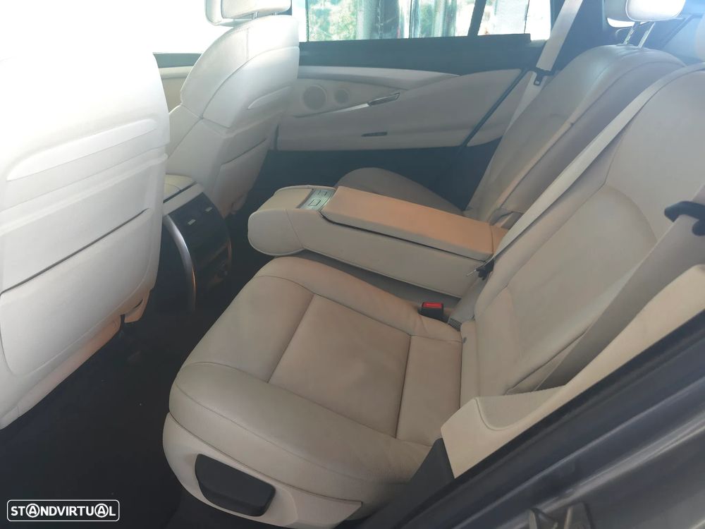 BMW 530 Gran Turismo - 34