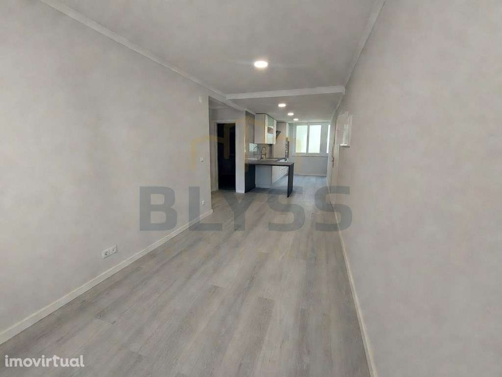 Apartamento T2 Totalmente Remodelado, em Benfica - Grande imagem: 5/20