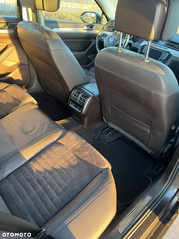 Volkswagen Passat - 19