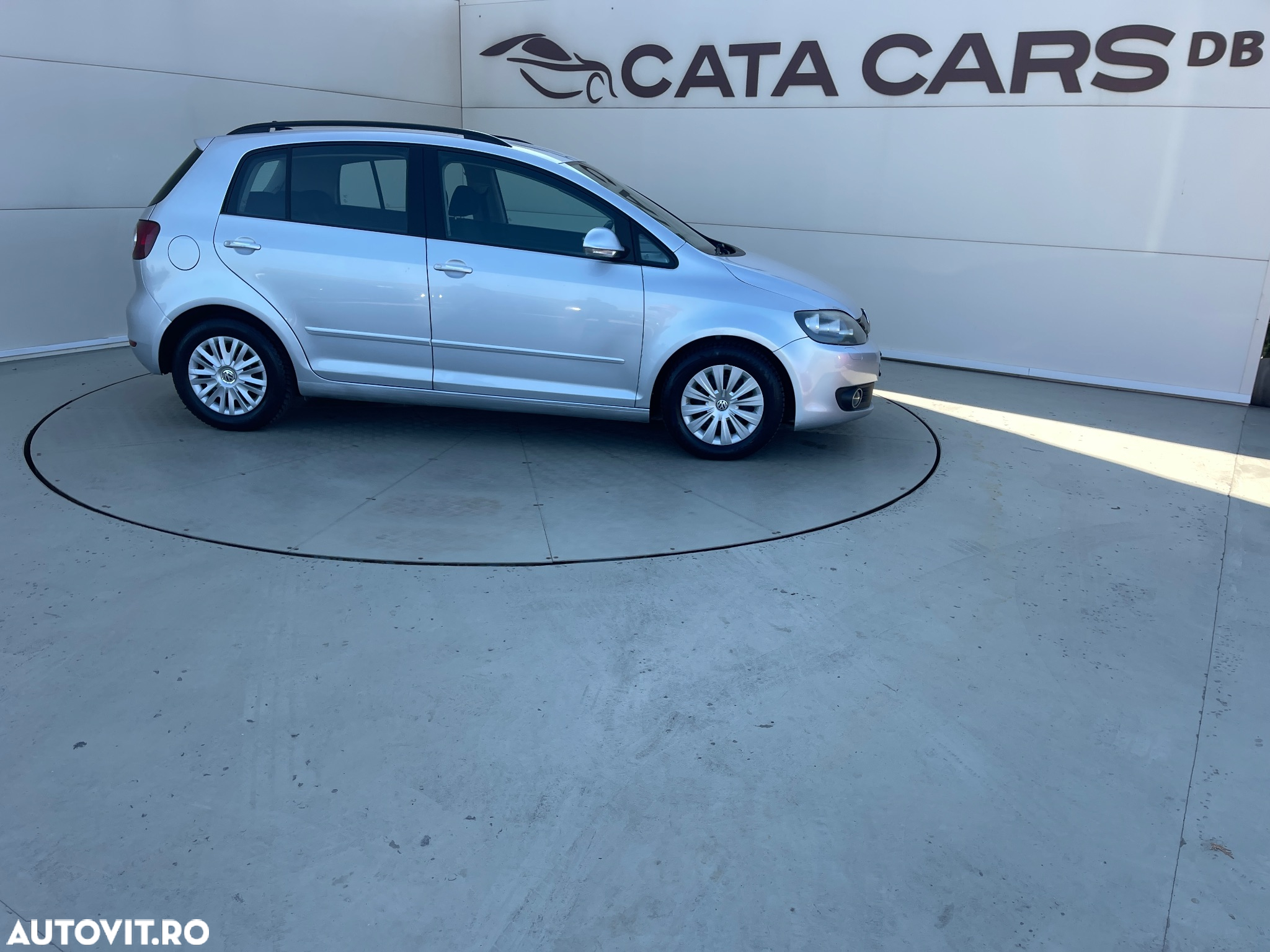 Volkswagen Golf Plus 2.0 TDI Comfortline - 21