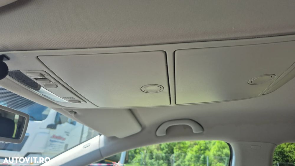 Volkswagen Touran - 13