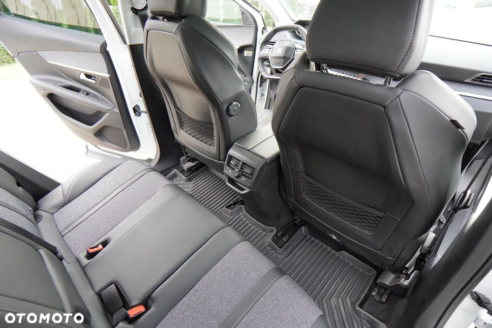 Peugeot 3008 1.5 BlueHDi Allure S&S - 12