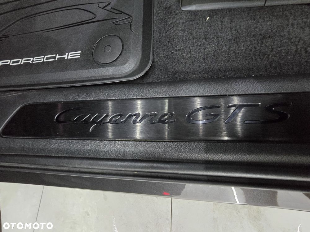 Porsche Cayenne GTS - 17