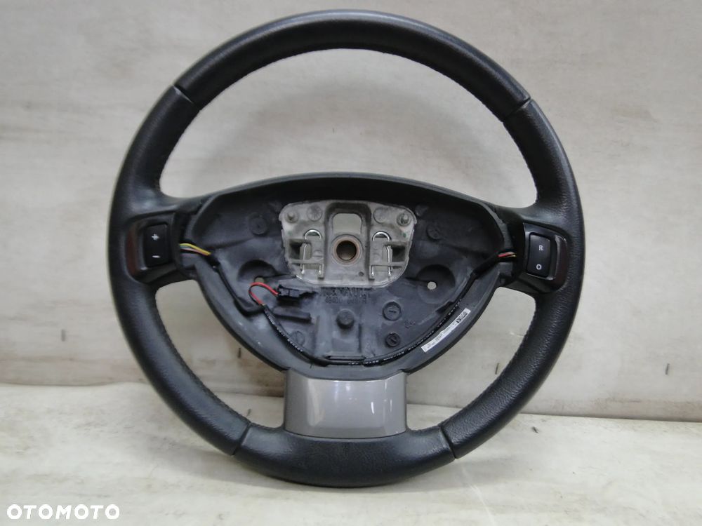 DACIA SANDERO II 2 KIEROWNICA SKÓRZANA SKÓRA MULTIFUNKCJA STEROWANIE EUROPA