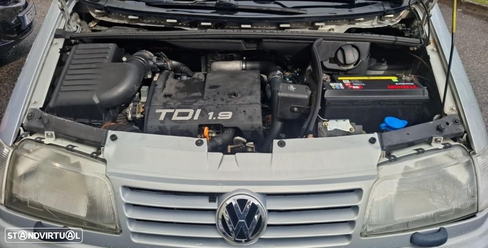 VW Sharan 1.9 TDi Confortline 7L - 16