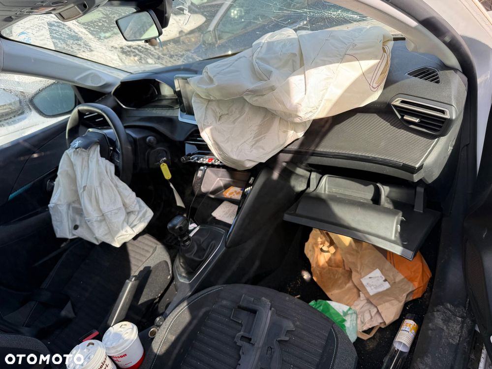 Peugeot 208 PureTech 100 Style - 5