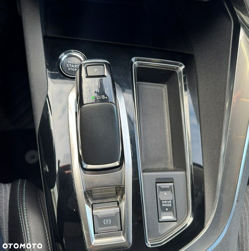 Peugeot 3008 1.6 PureTech Hybrid PHEV Allure Pack S&S EAT8 - 18