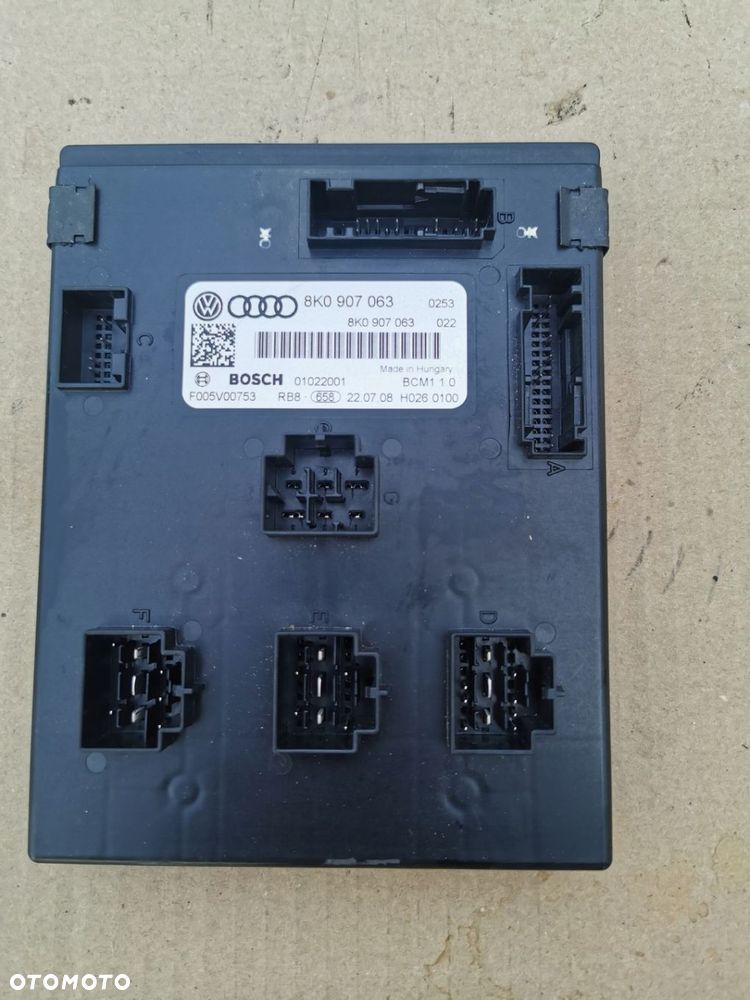 Moduł komfortu Audi A4 B8 A5 8T 8K0907063