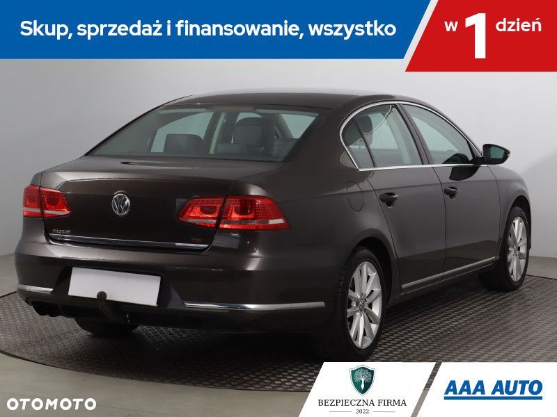 Volkswagen Passat - 7