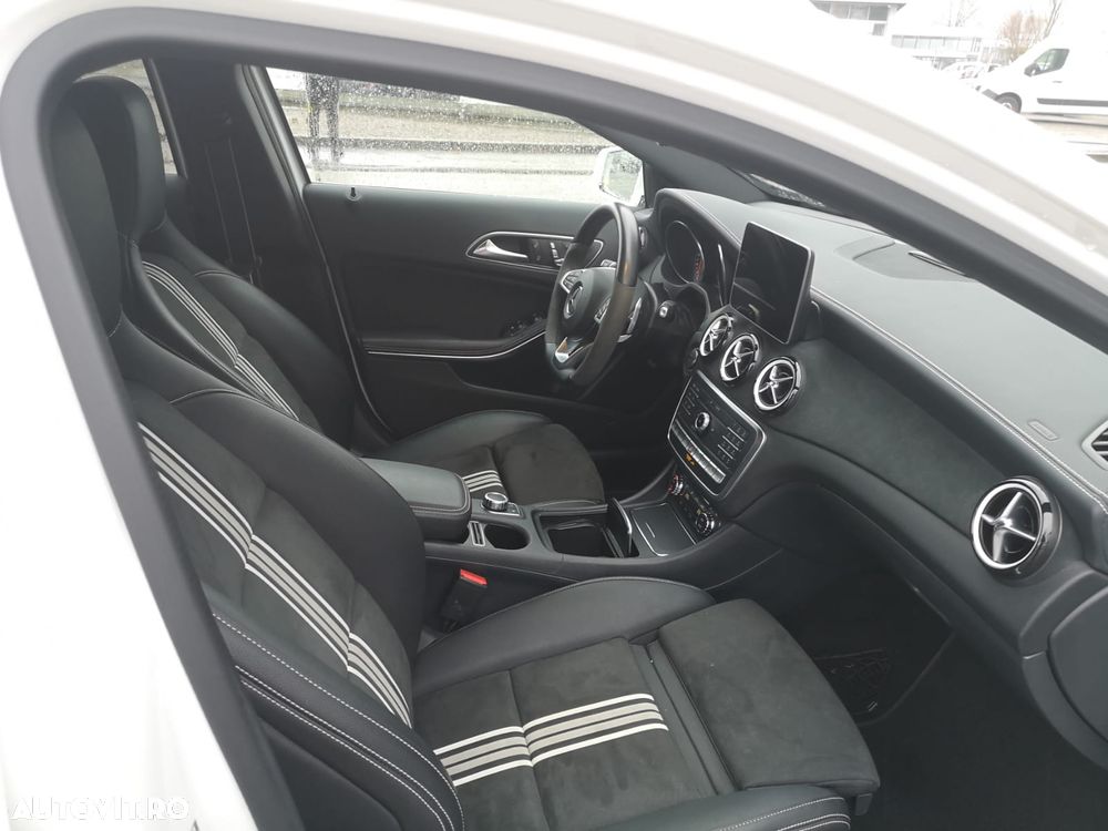 Mercedes-Benz GLA 250 4MATIC 7G-DCT Peak Edition - 11