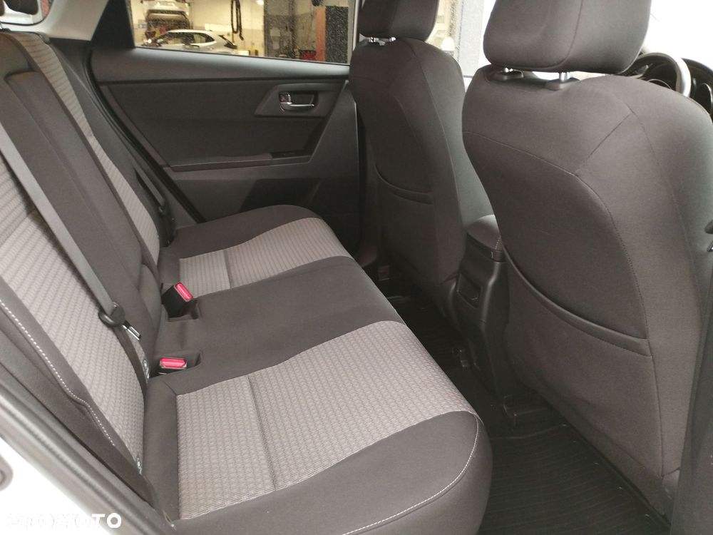 Toyota Auris Hybrid 135 Premium - 12