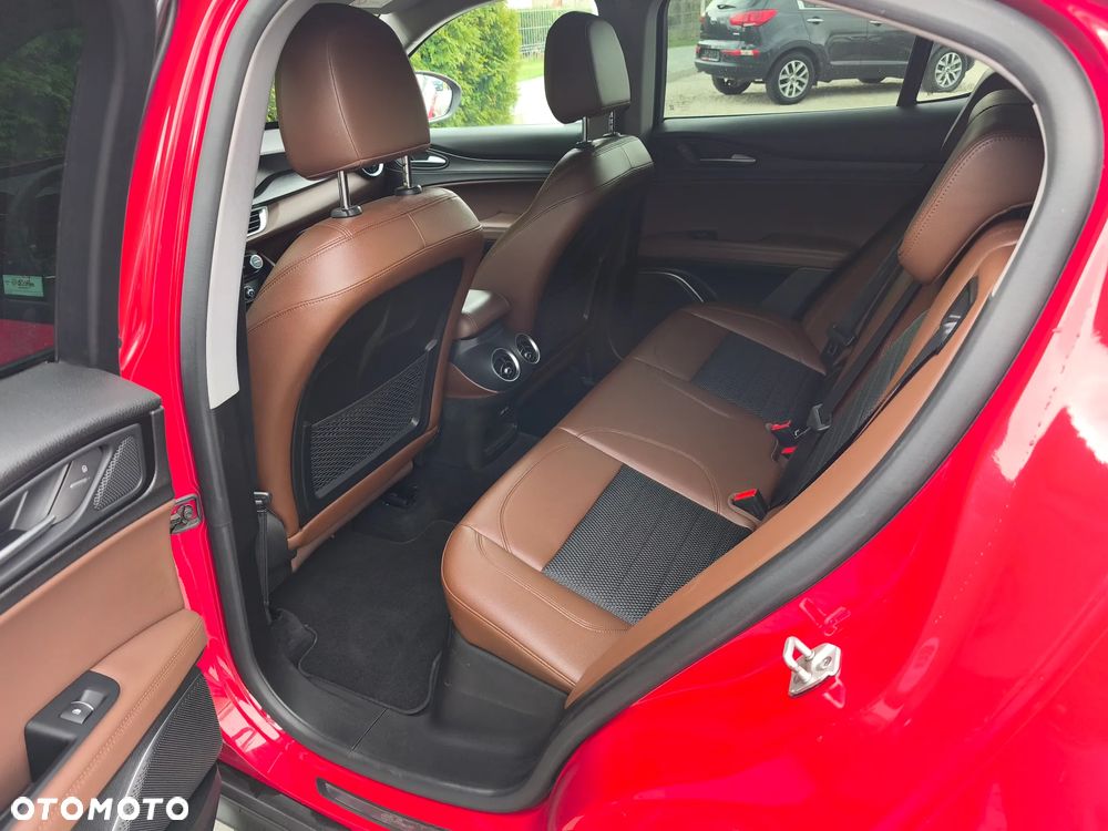 Alfa Romeo Stelvio - 17