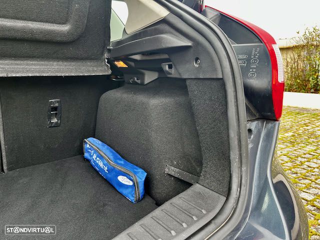 Ford Focus 1.0 EcoBoost S&S Titanium - 23