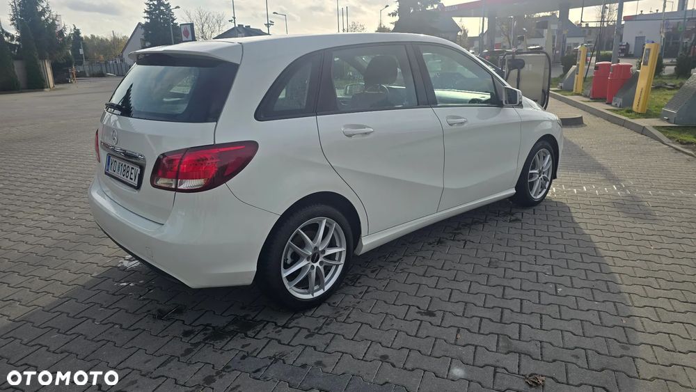 Mercedes-Benz Klasa B 180 - 12