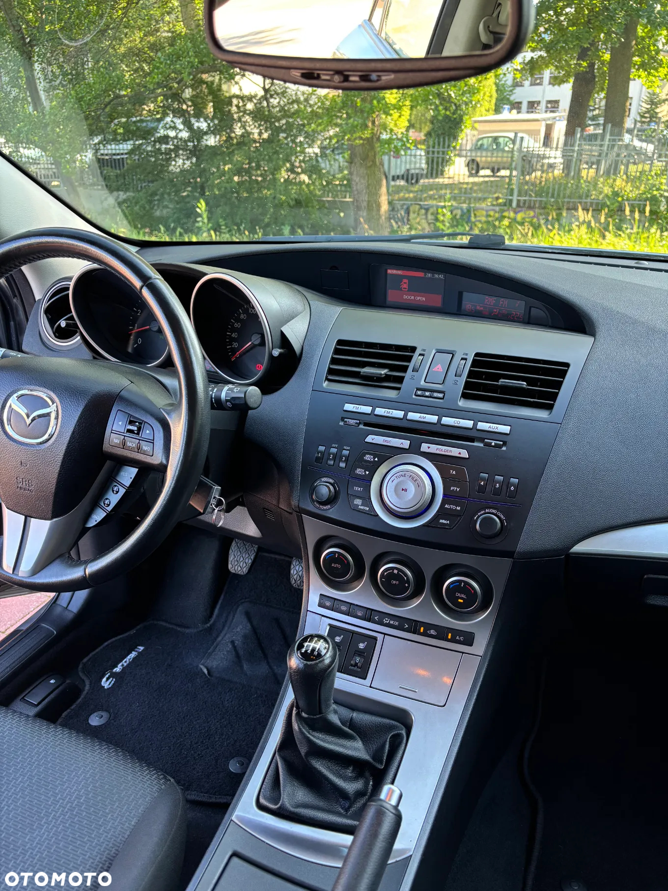 Mazda 3 1.6 Exclusive + - 8