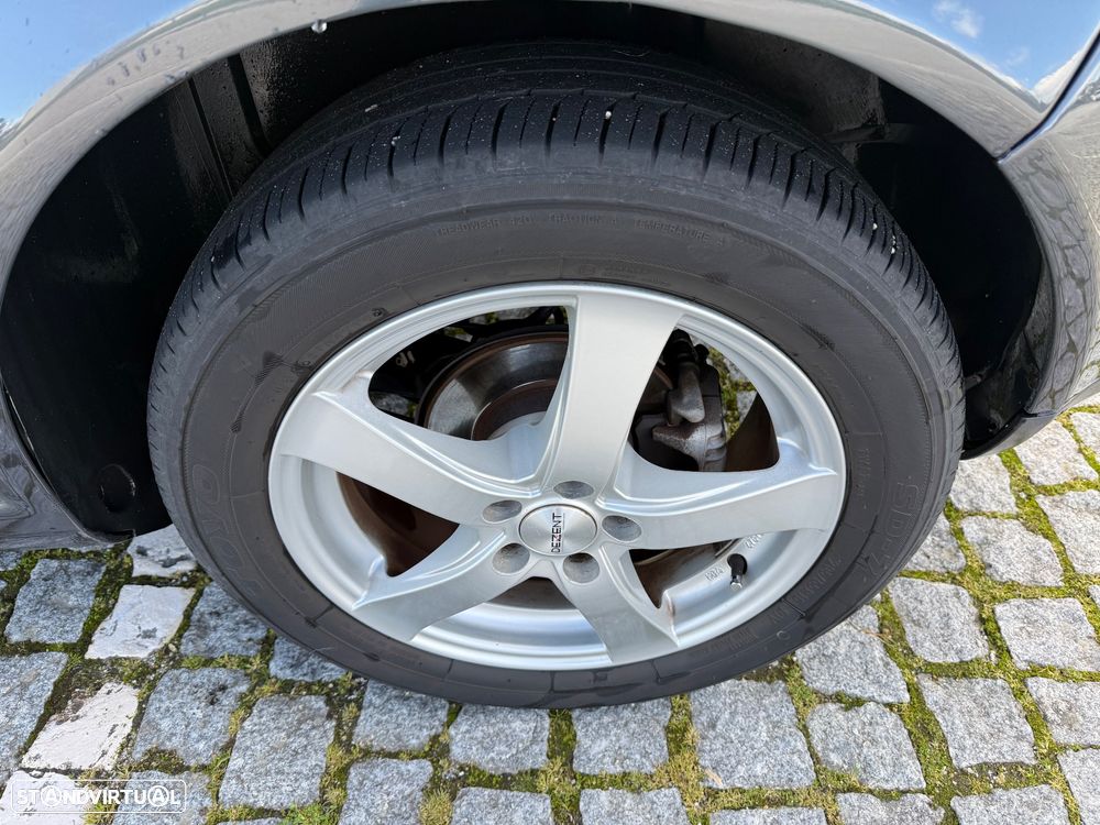 VW Golf 1.9 TDi 25 Anos - 10