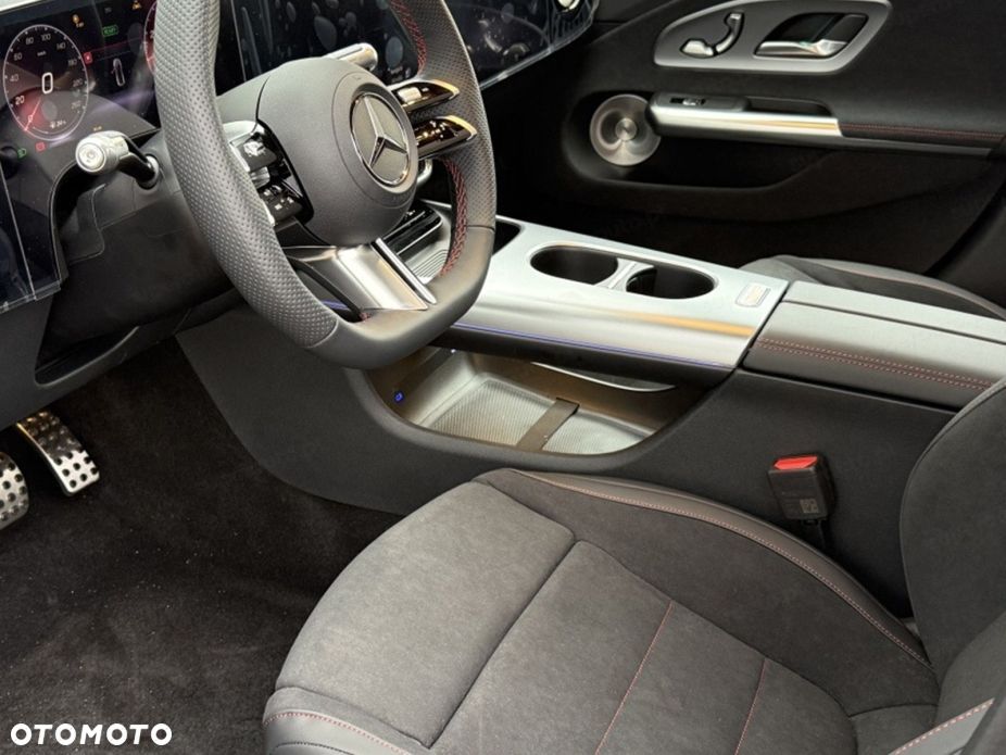 Mercedes-Benz CLA 200 mHEV 8G-DCT - 8