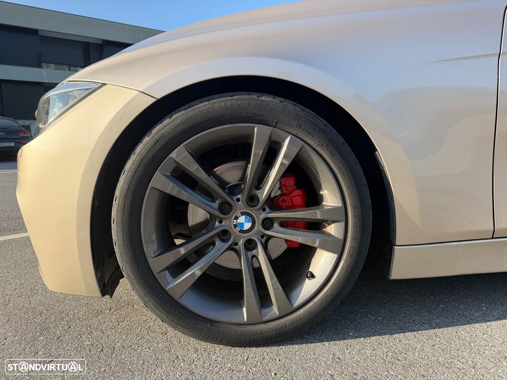 BMW 320 d Pack M - 10