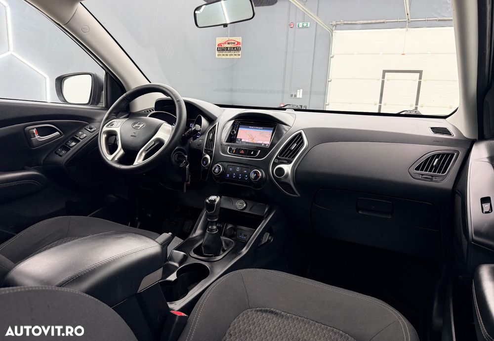 Hyundai ix35 1.7 CRDI 2WD blue Finale Silver - 17