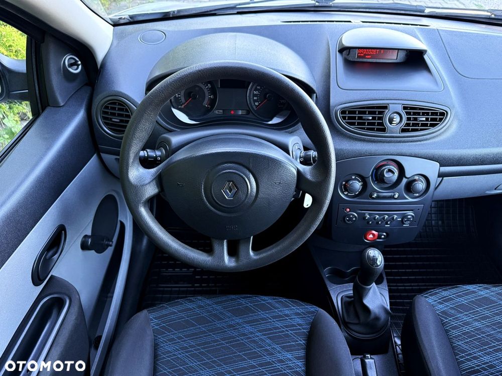 Renault Clio - 26