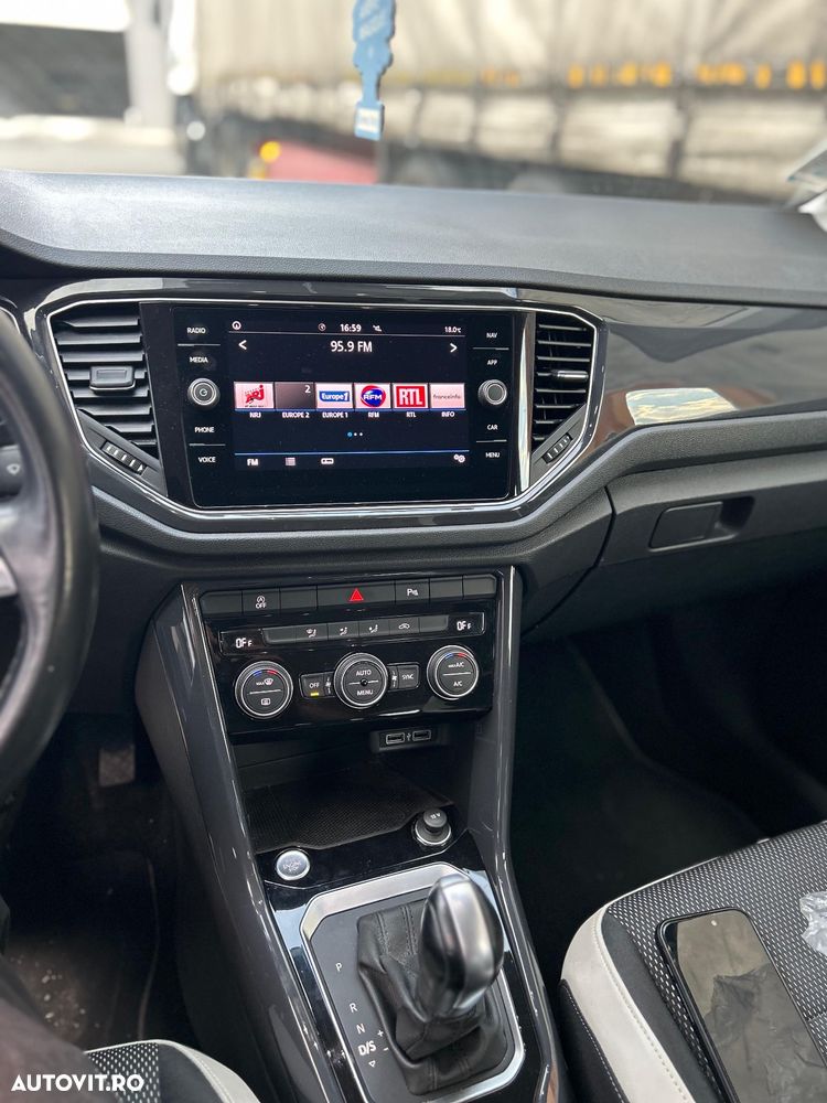 Volkswagen T-ROC - 24
