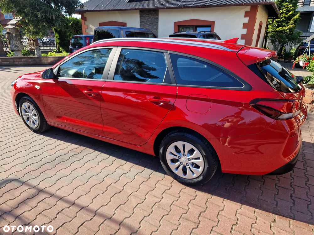Hyundai i30 1.5 DPI Classic + - 31