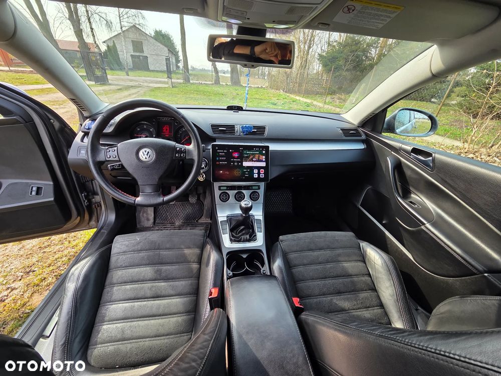 Volkswagen Passat 2.0 TDI DPF Highline - 9