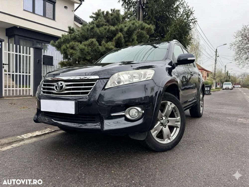 Toyota RAV4 2.2 D-4D 4x4 Automatik Executive - 2