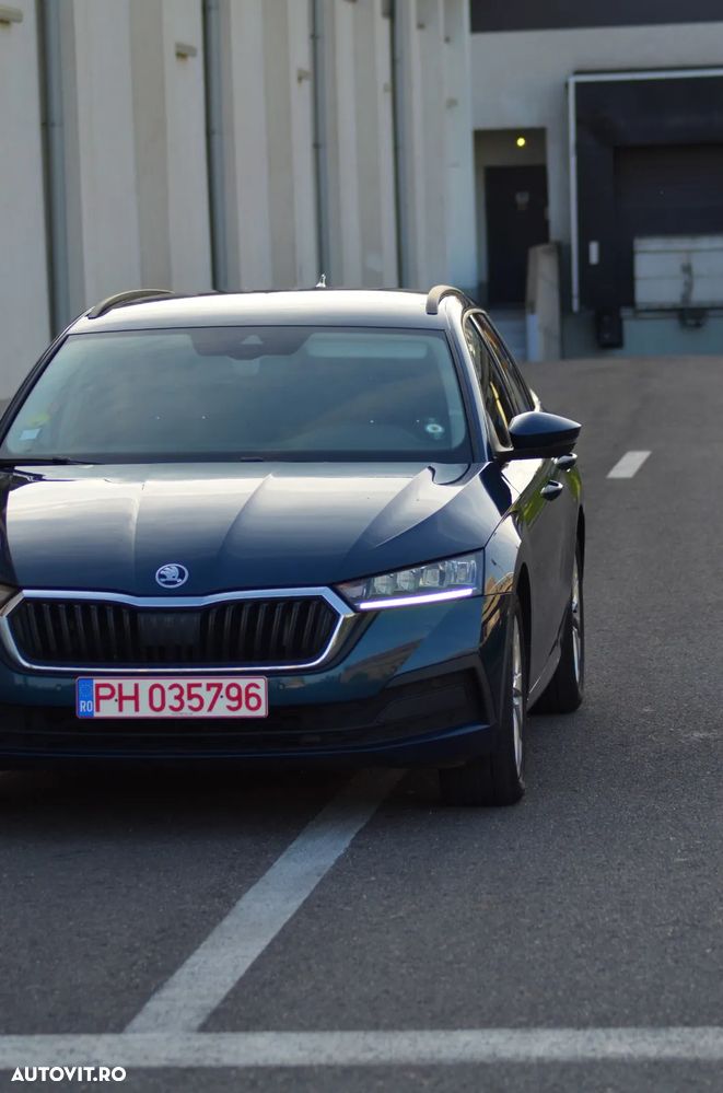 Skoda Octavia Combi 2.0 TDI DSG Selection - 30