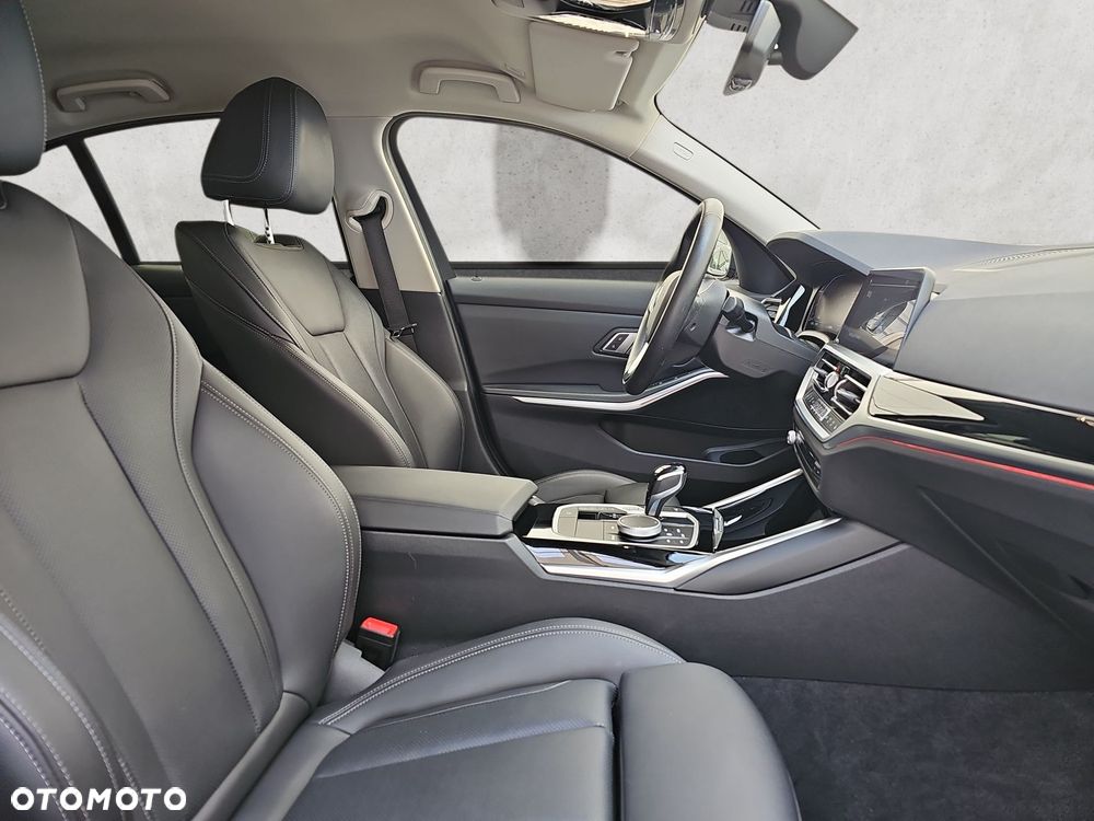 BMW Seria 3 - 26