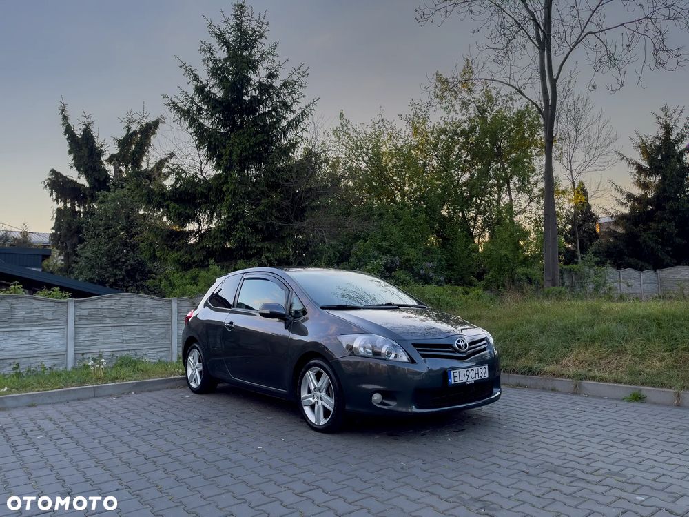 Toyota Auris 1.6 Dynamic - 1