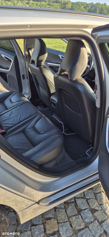 Volvo V60 D5 AWD Geartronic Summum - 12