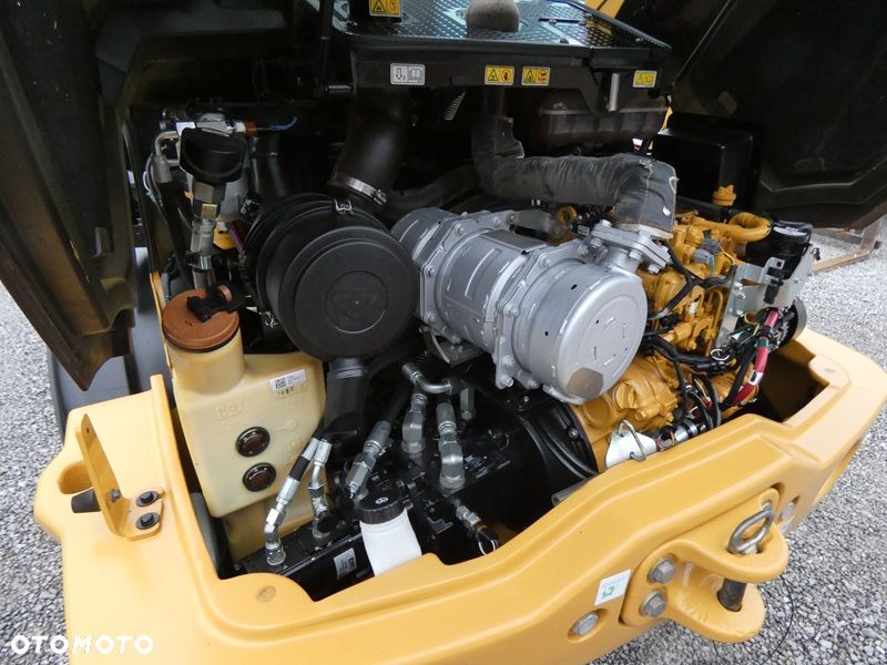 Caterpillar CAT 906M z Niemiec / 2018r / Super Stan / - 14