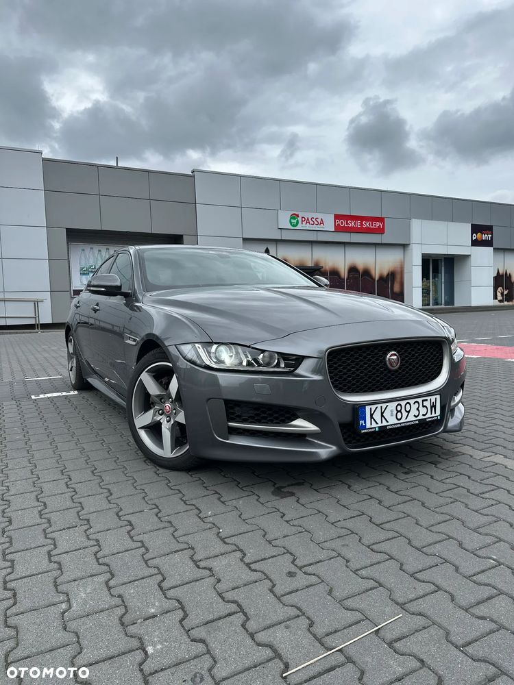 Jaguar XE 20d R-Sport - 1
