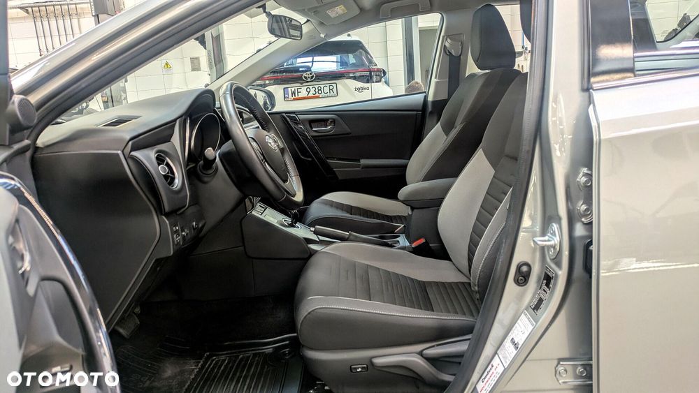 Toyota Auris - 12