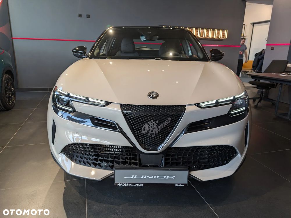 Alfa Romeo Junior 1.2 mHEV Ibrida eDCT - 2